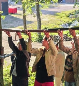 Teambuilding-stock 300px Teambuilding-stock 300px